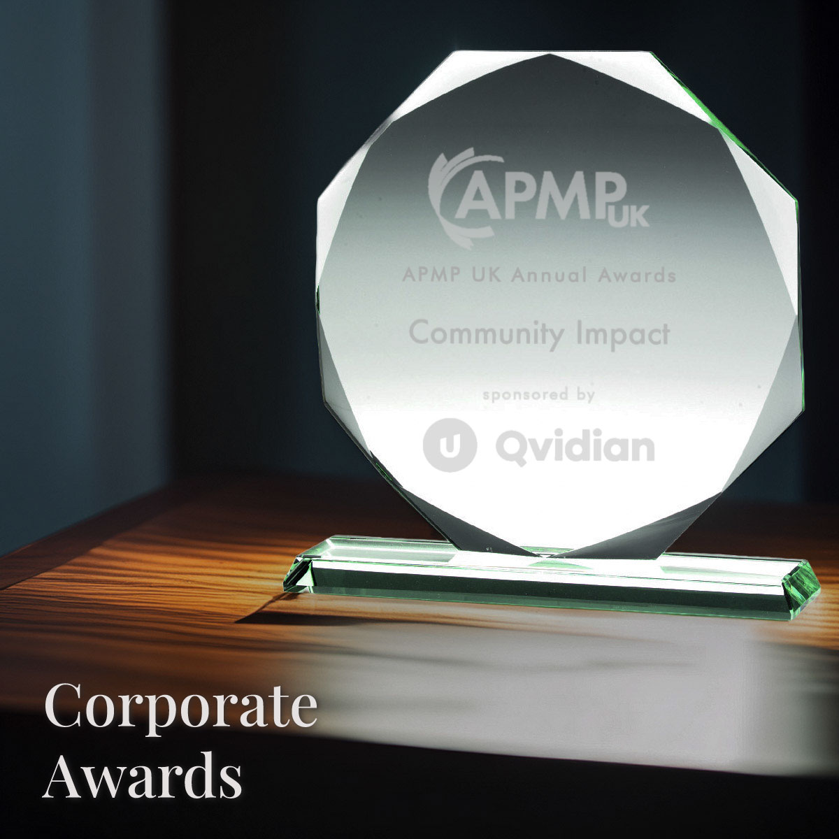 Corporate Awards Trophies and Glass Awards